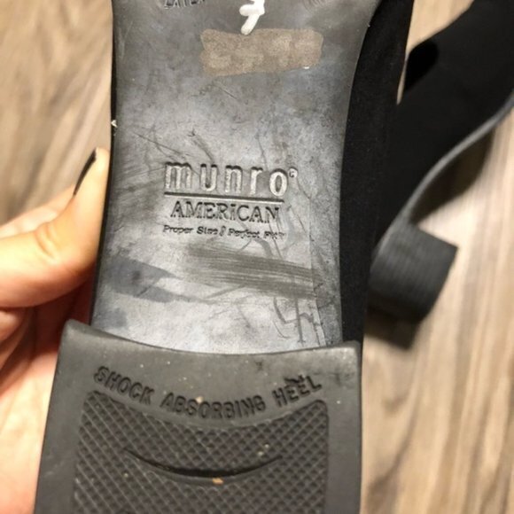 Munro American shock absorbing chuck leather Heels - Picture 7 of 7